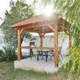 3 Bedroom Villa with Pool & Tennis Court near Sinj, sleeps 8